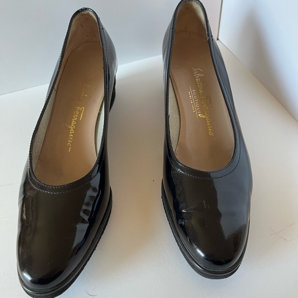 Salvatore Ferragamo Shoes - Salvatore Ferragamo Boutique Glossy Black Flats - Vintage